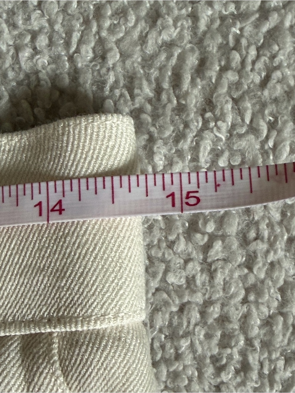 OGL Viscose-Linen Weave High Rise Cuffed Linen Shorts in an Off White, Size M - Picture 6 of 8